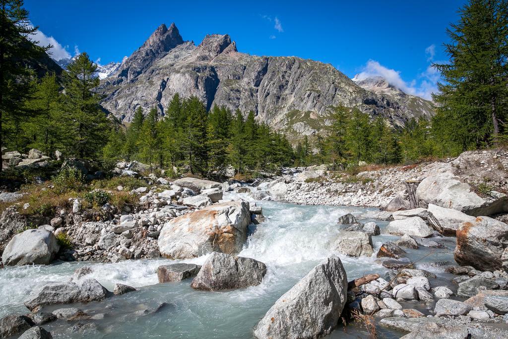 Hotel Lo Scoiattolo Courmayeur Esterno foto