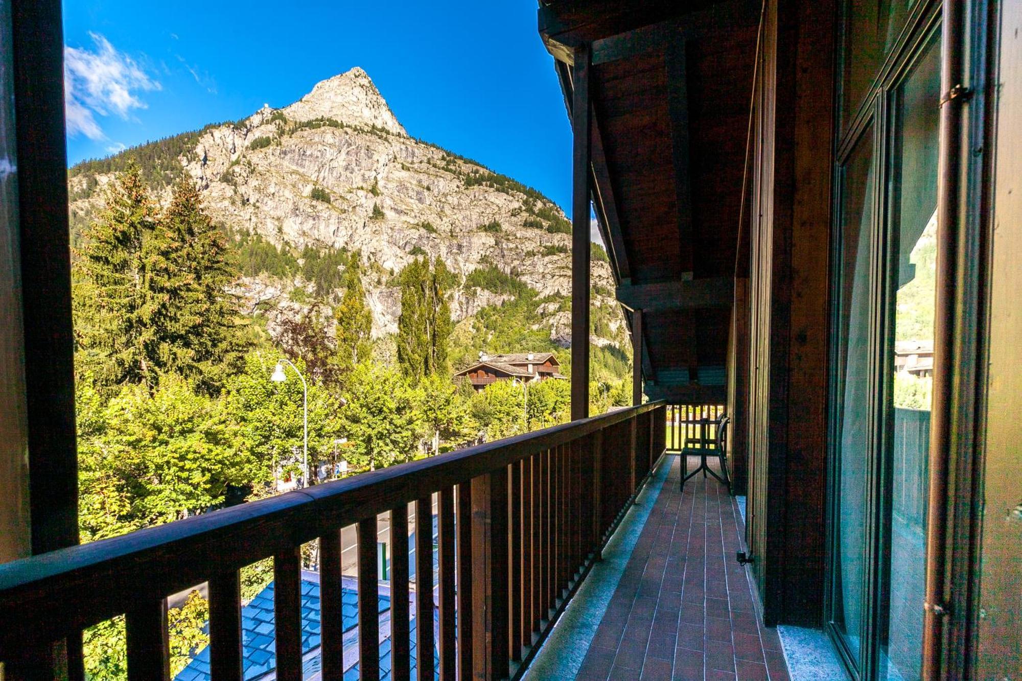 Hotel Lo Scoiattolo Courmayeur Camera foto