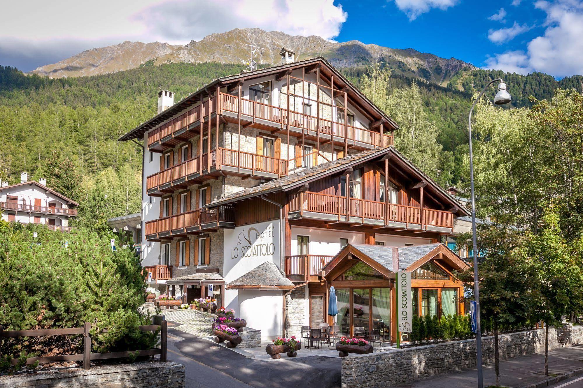 Hotel Lo Scoiattolo Courmayeur Esterno foto