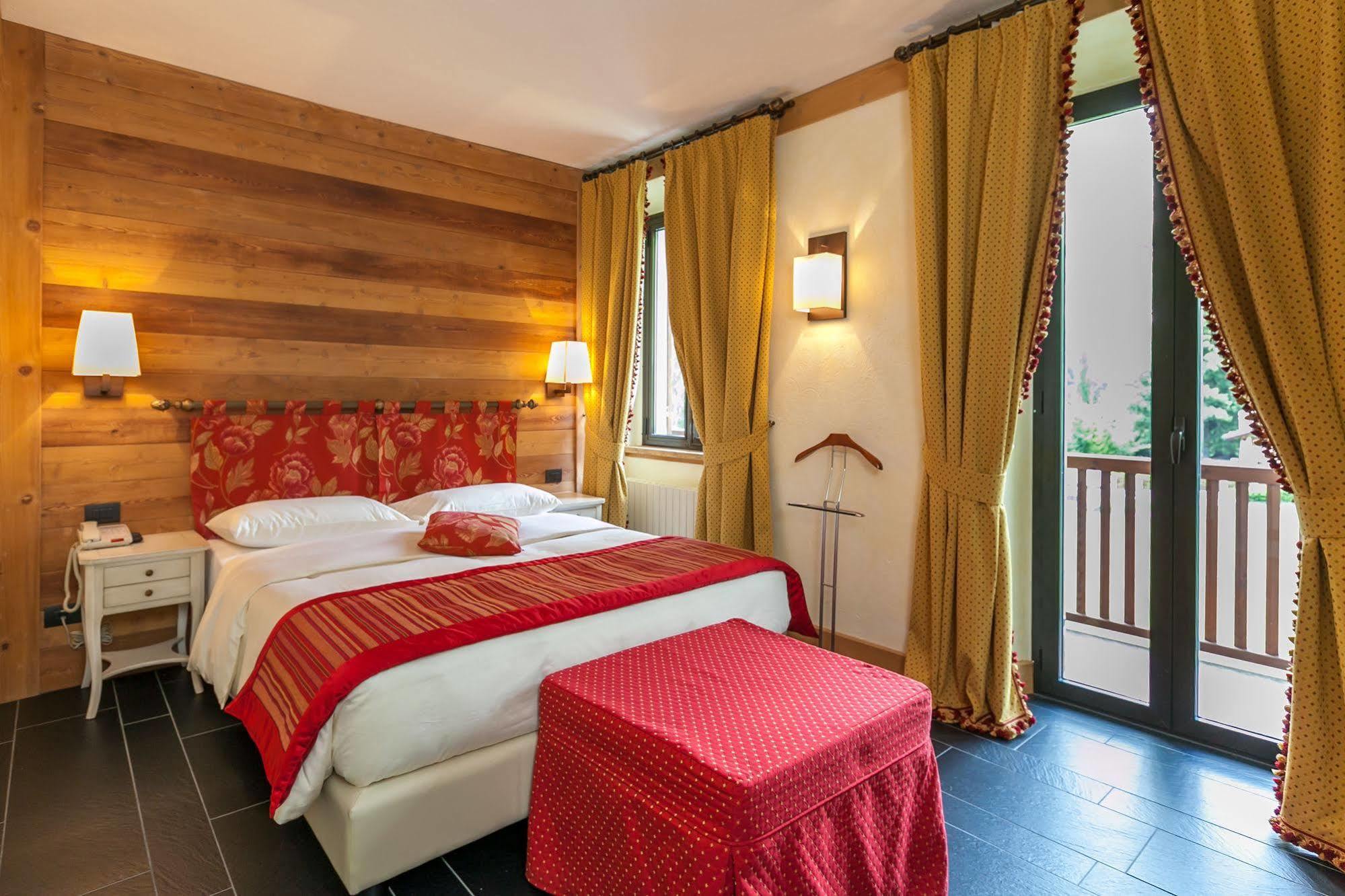 Hotel Lo Scoiattolo Courmayeur Esterno foto