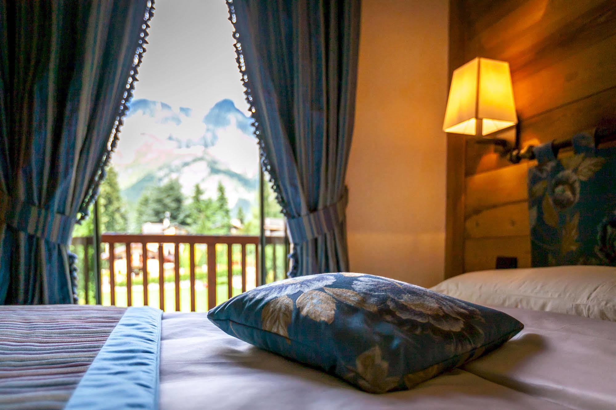 Hotel Lo Scoiattolo Courmayeur Esterno foto