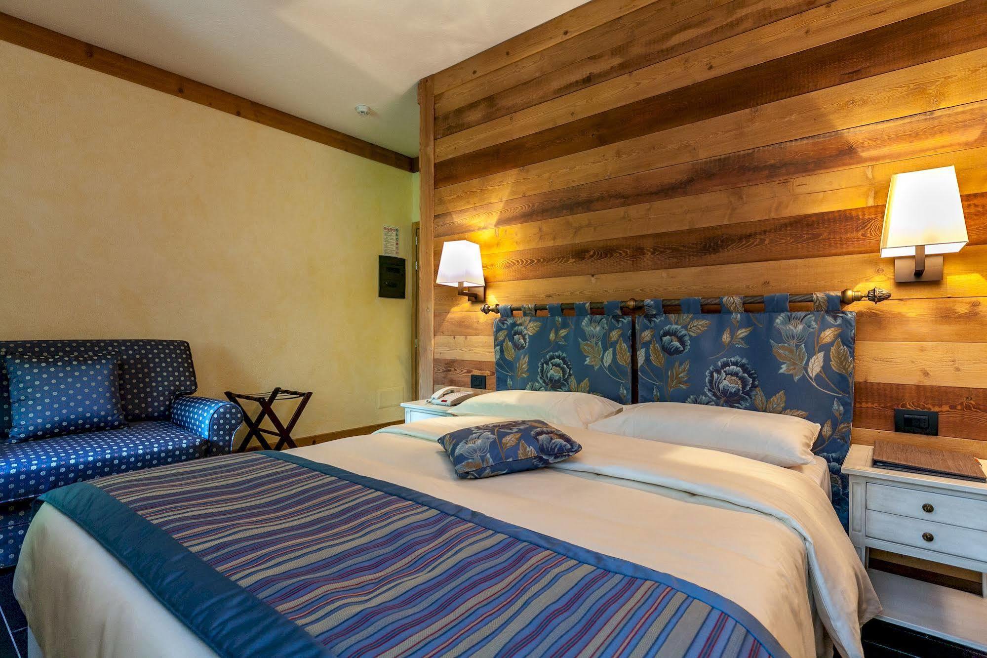 Hotel Lo Scoiattolo Courmayeur Esterno foto