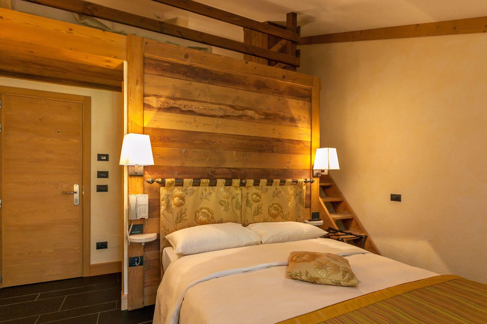 Hotel Lo Scoiattolo Courmayeur Esterno foto